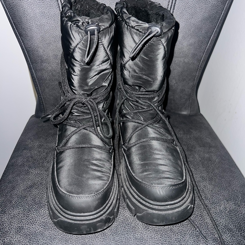 Black Winter Boots